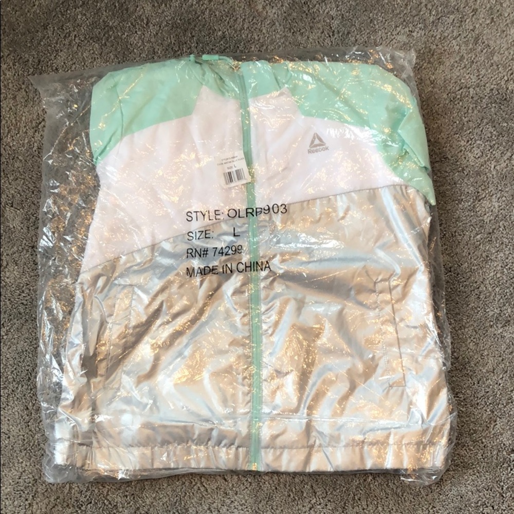 NWT Women’s Reebok Fleece Lined Windbreaker Jacket - Picture 13 of 13